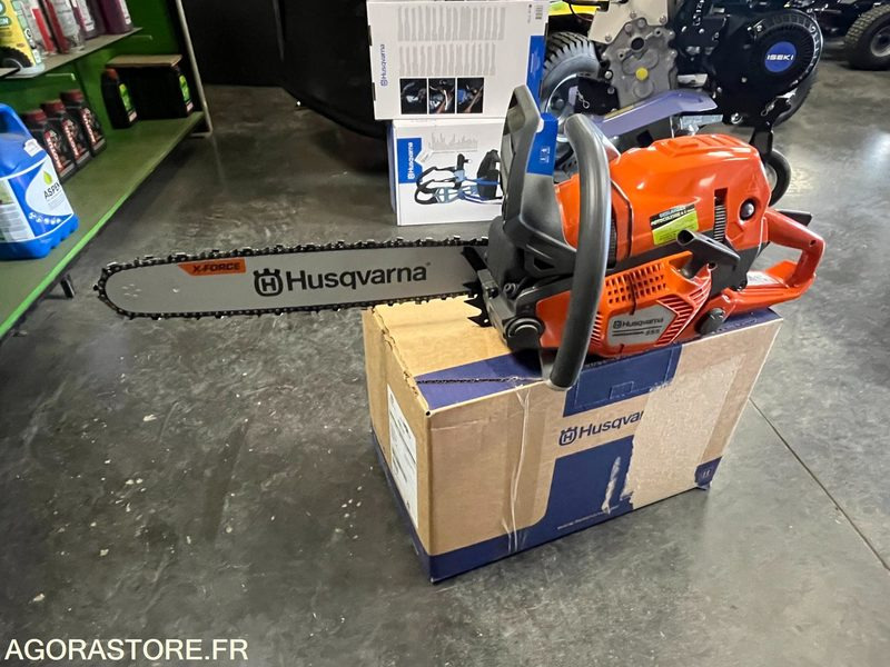 Tronçonneuse NEUVE Husqvarna 555 Professionnel 55cm3 Guide de 45CM - Garden equipment: picture 2 Tronçonneuse NEUVE Husqvarna 555 Professionnel 55cm3 Guide de 45CM - Garden equipment: picture 2