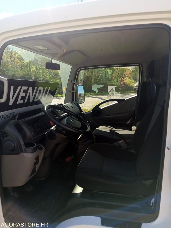 GRUE - RENAULT - MAXITY 3.0DXIU 140 PLATEAU - 2016 - 26601 - Truck: picture 5 GRUE - RENAULT - MAXITY 3.0DXIU 140 PLATEAU - 2016 - 26601 - Truck: picture 5