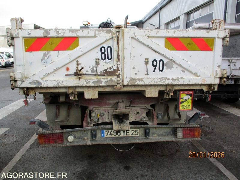 IVECO CAMION BENNE GAZOLE (PAR 4011) - 2003 - 103427kms - 7496YE25 - Truck: picture 5 IVECO CAMION BENNE GAZOLE (PAR 4011) - 2003 - 103427kms - 7496YE25 - Truck: picture 5