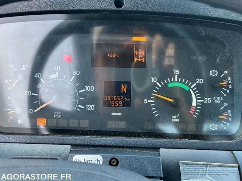 MERCEDES UNIMOG U300C VERSION COMMUNALE 2000 97652 KM - Truck: picture 3 MERCEDES UNIMOG U300C VERSION COMMUNALE 2000 97652 KM - Truck: picture 3