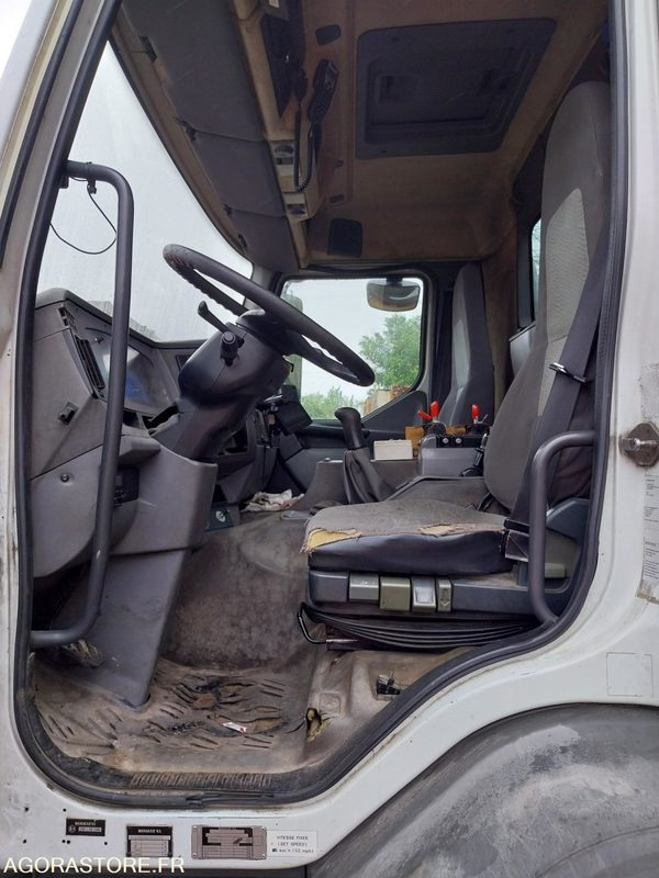 POLYBENNES RENAULT GUIMA - 2005 / 719 320 KM - R60675 - Truck: picture 4 POLYBENNES RENAULT GUIMA - 2005 / 719 320 KM - R60675 - Truck: picture 4