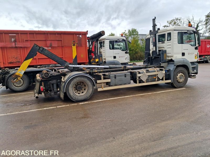 R51894 - PORTEUR MAN 19t  4x2- POLYBENNE BRAS GUIMA PALFINGER - 2010 - 519855 KM - Truck: picture 5 R51894 - PORTEUR MAN 19t  4x2- POLYBENNE BRAS GUIMA PALFINGER - 2010 - 519855 KM - Truck: picture 5