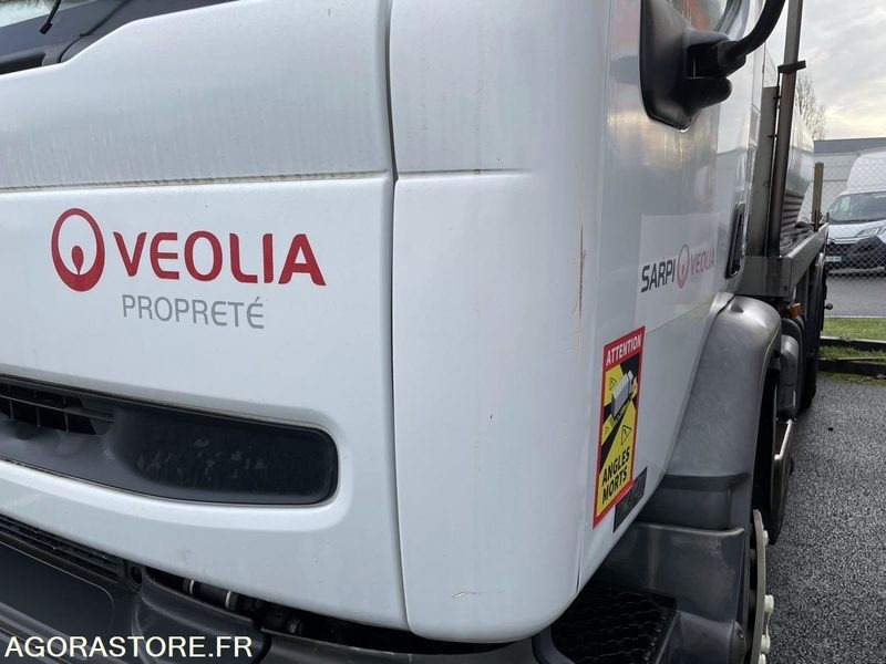 Renault premium 19t citerne ADR - 2006 - BH658EE (uniquement pour l'export) - Truck: picture 5 Renault premium 19t citerne ADR - 2006 - BH658EE (uniquement pour l'export) - Truck: picture 5