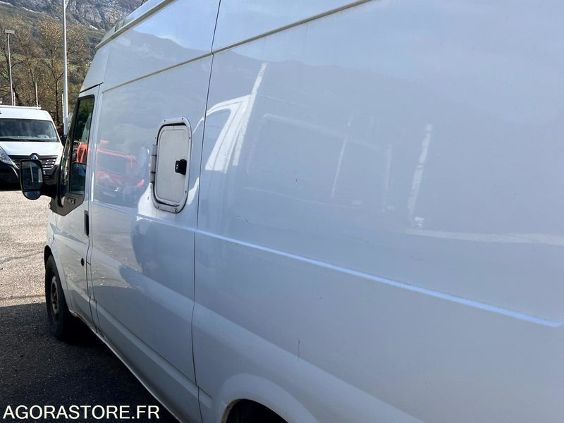 UTILITAIRE FORD TRANSIT - 2011 / 160 000 KM - MOTEUR HS - Panel van: picture 4 UTILITAIRE FORD TRANSIT - 2011 / 160 000 KM - MOTEUR HS - Panel van: picture 4