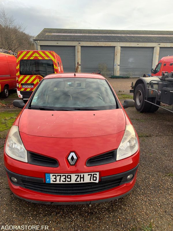 VL RENAULT CLIO3 3739ZH76 - Car: picture 1 VL RENAULT CLIO3 3739ZH76 - Car: picture 1