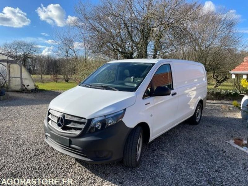 Vito Electrique casi neuf 4900 kms - Panel van: picture 1 Vito Electrique casi neuf 4900 kms - Panel van: picture 1