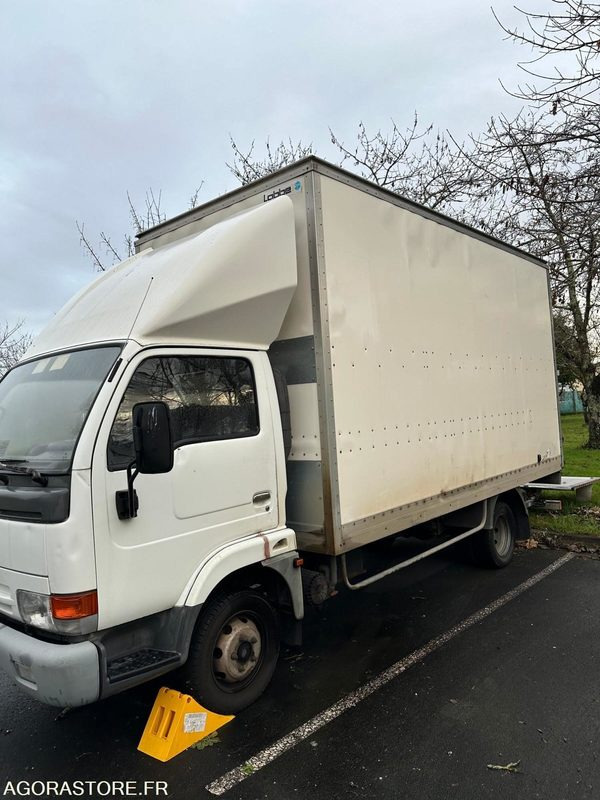 Nissan cabstar - Box truck: picture 2 Nissan cabstar - Box truck: picture 2
