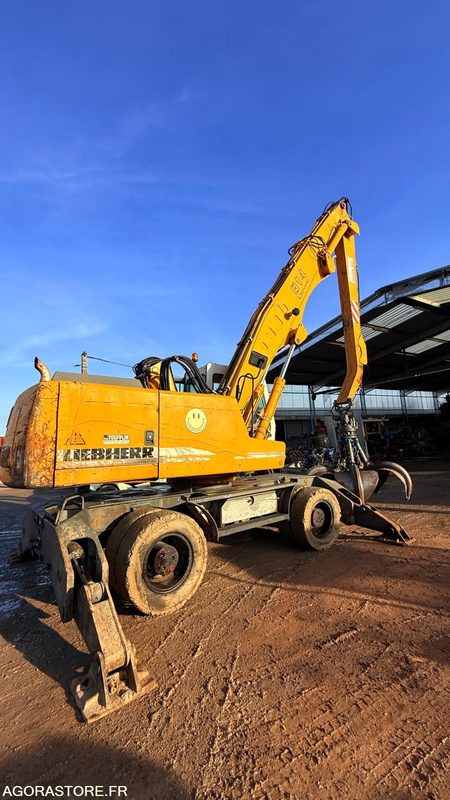 Pelle liebherr A914 LITRONIC - 2002 - 20 000 heures ENTRETIEN LIEBHERR - Excavator: picture 1 Pelle liebherr A914 LITRONIC - 2002 - 20 000 heures ENTRETIEN LIEBHERR - Excavator: picture 1
