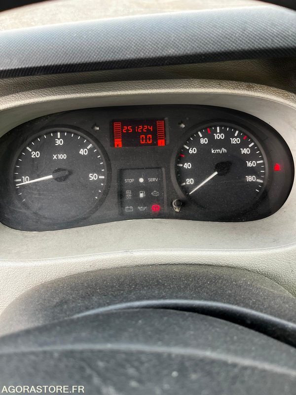 Renault master 2.5 dci 2004 251000km - Panel van: picture 3 Renault master 2.5 dci 2004 251000km - Panel van: picture 3
