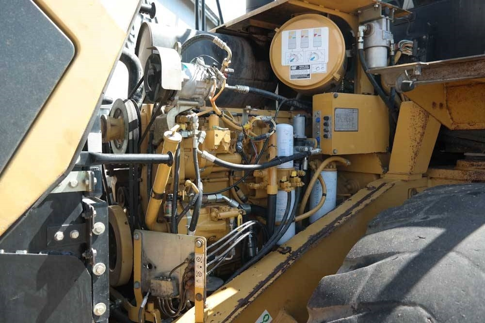 Wheel loader CAT 962G: picture 12