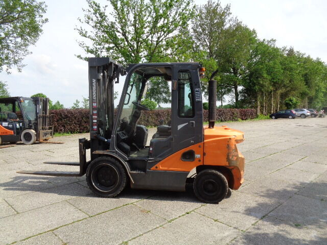 Doosan D35C-7 - Diesel forklift: picture 5 Doosan D35C-7 - Diesel forklift: picture 5