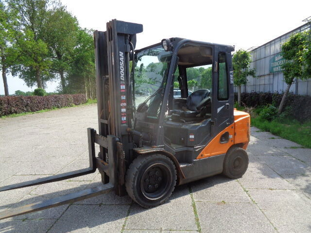 Doosan D35C-7 - Diesel forklift: picture 1 Doosan D35C-7 - Diesel forklift: picture 1