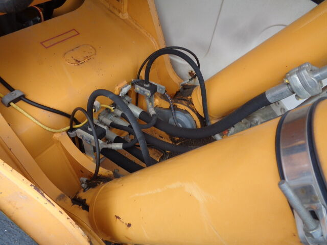 Crawler excavator Liebherr R906LC: picture 16