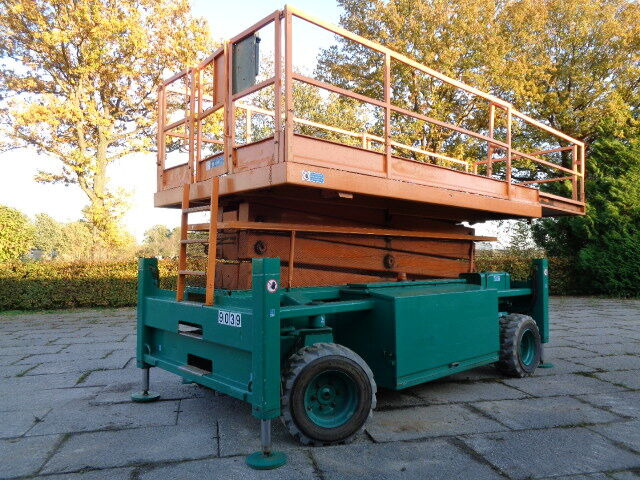 Liftlux SL140-24 - Scissor lift: picture 3 Liftlux SL140-24 - Scissor lift: picture 3