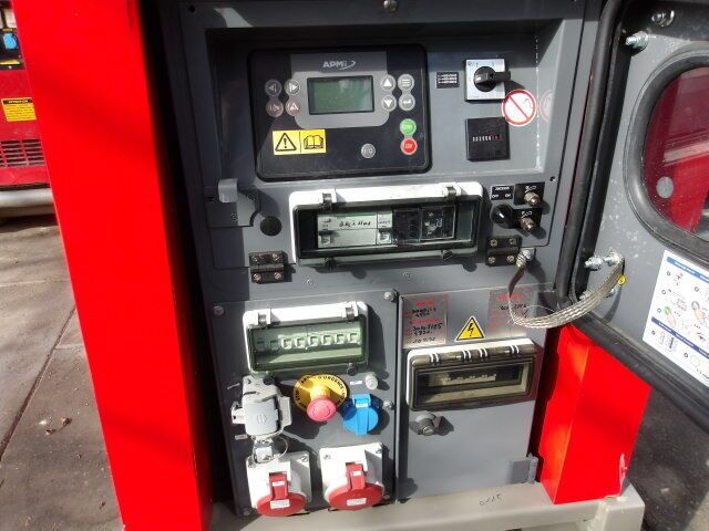 SDMO R20 - Generator set: picture 4 SDMO R20 - Generator set: picture 4