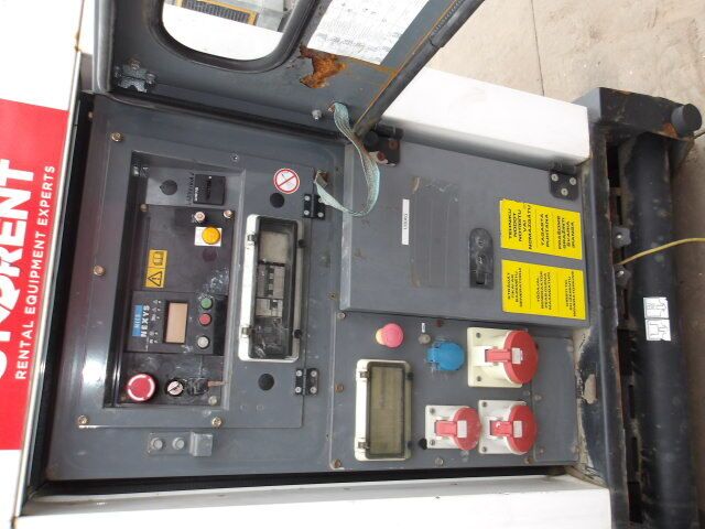 SDMO R44 - Generator set: picture 4 SDMO R44 - Generator set: picture 4