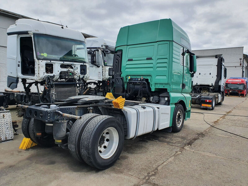 MAN TGX breaking for parts - Fuel tank for Truck: picture 2 MAN TGX breaking for parts - Fuel tank for Truck: picture 2
