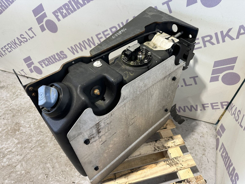 Mercedes-Benz Actros MP4 - Muffler/ Exhaust system for Truck: picture 2 Mercedes-Benz Actros MP4 - Muffler/ Exhaust system for Truck: picture 2