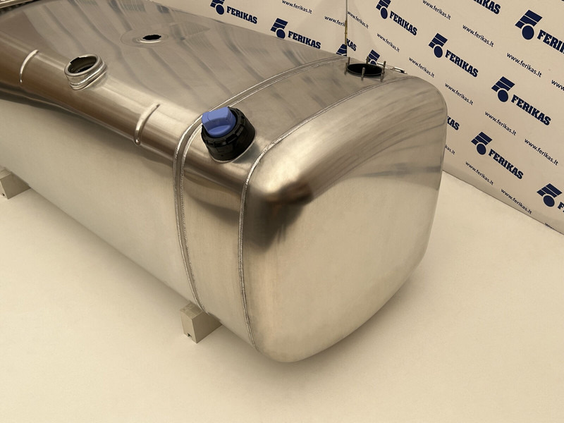 Mercedes-Benz Fuel tank 880L + 90L AdBlue - Fuel tank for Truck: picture 3 Mercedes-Benz Fuel tank 880L + 90L AdBlue - Fuel tank for Truck: picture 3
