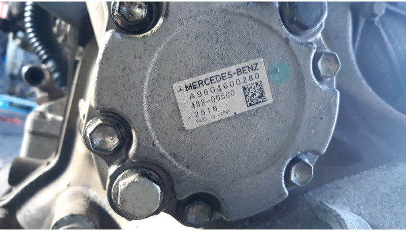 Mercedes-Benz MB power steering pump - Steering pump for Truck: picture 4 Mercedes-Benz MB power steering pump - Steering pump for Truck: picture 4