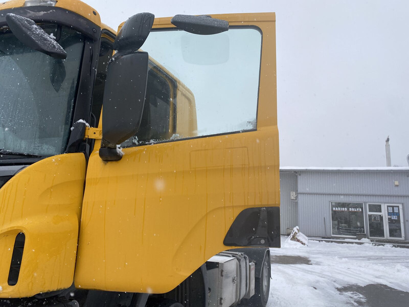 Scania - Door and parts for Truck: picture 1 Scania - Door and parts for Truck: picture 1