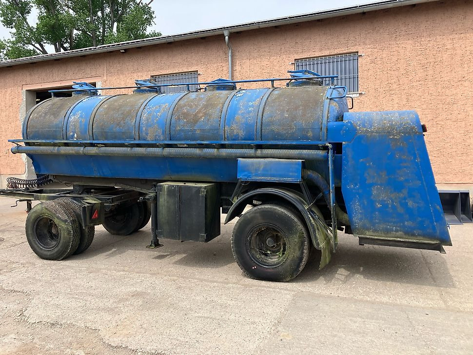Türpisch Landmaschinen
Herr Christian Türpisch - - Tanker trailer: picture 4 Türpisch Landmaschinen
Herr Christian Türpisch - - Tanker trailer: picture 4