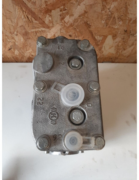 KNORR-BREMSE LP 4815 - Engine and parts: picture 3 KNORR-BREMSE LP 4815 - Engine and parts: picture 3