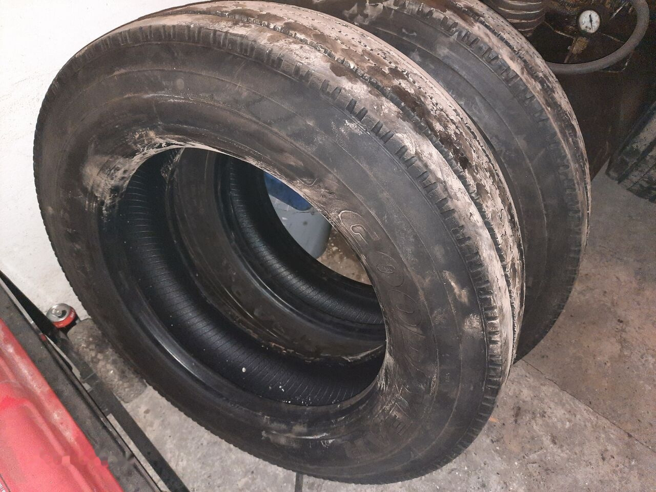 Michelin 295*80R22.5 255*70 \ 275*70* 265\70R19.5 - Tire for Truck: picture 2 Michelin 295*80R22.5 255*70 \ 275*70* 265\70R19.5 - Tire for Truck: picture 2