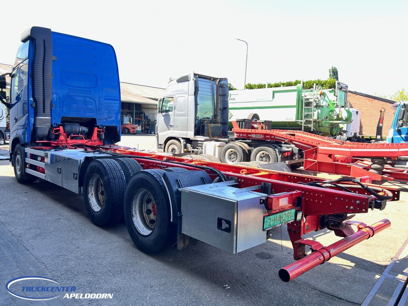 Volvo FH 540 6x4, Dual clutch, XL Globetrotter, PTO, Retarder - Cab chassis truck: picture 4 Volvo FH 540 6x4, Dual clutch, XL Globetrotter, PTO, Retarder - Cab chassis truck: picture 4