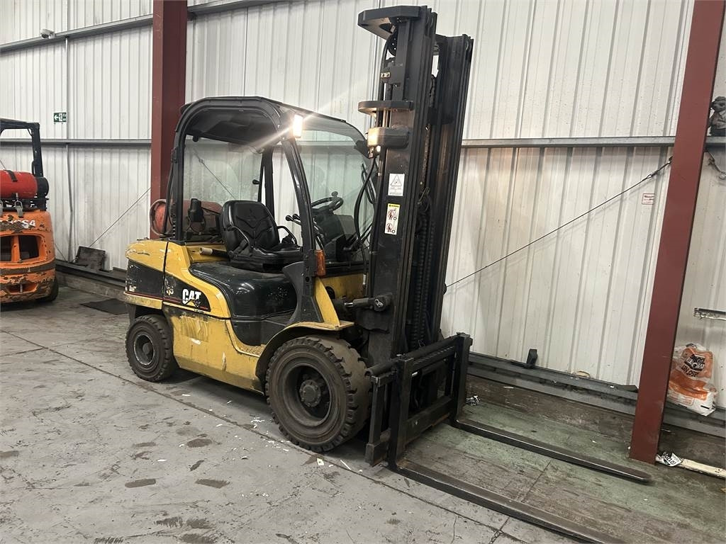 CAT GP35N - LPG forklift: picture 4 CAT GP35N - LPG forklift: picture 4