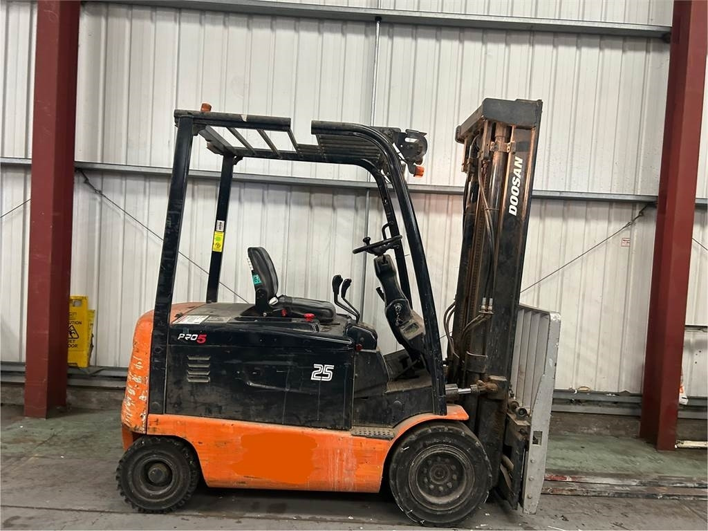 Doosan B25X-5 - Electric forklift: picture 5 Doosan B25X-5 - Electric forklift: picture 5