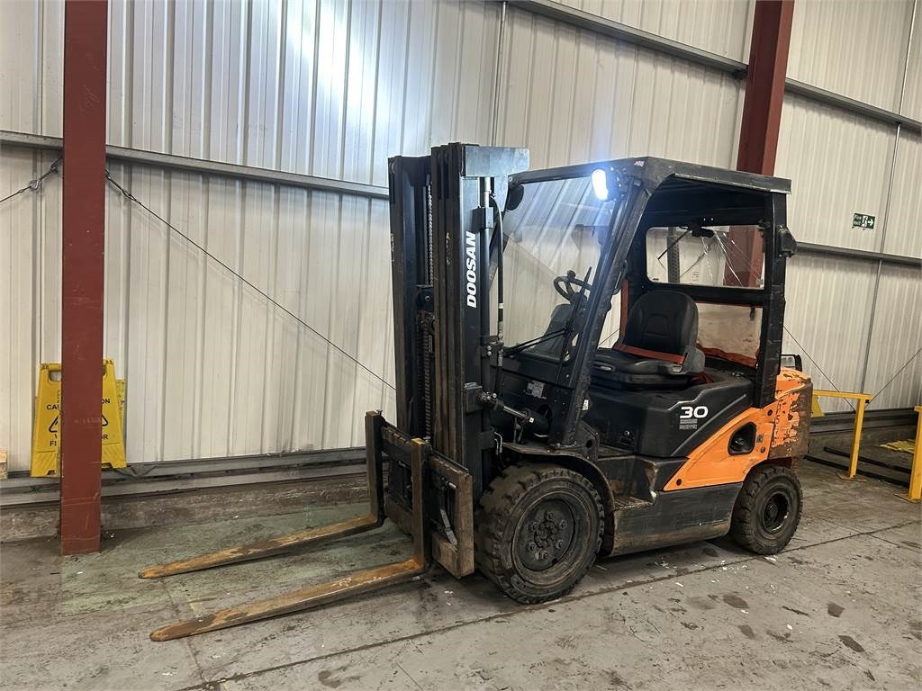 Doosan D30S-5 - Diesel forklift: picture 2 Doosan D30S-5 - Diesel forklift: picture 2