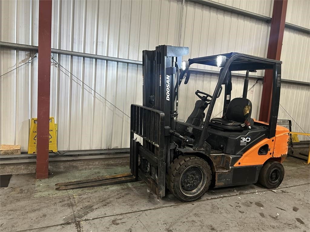 Doosan D30S-5 - Diesel forklift: picture 2 Doosan D30S-5 - Diesel forklift: picture 2