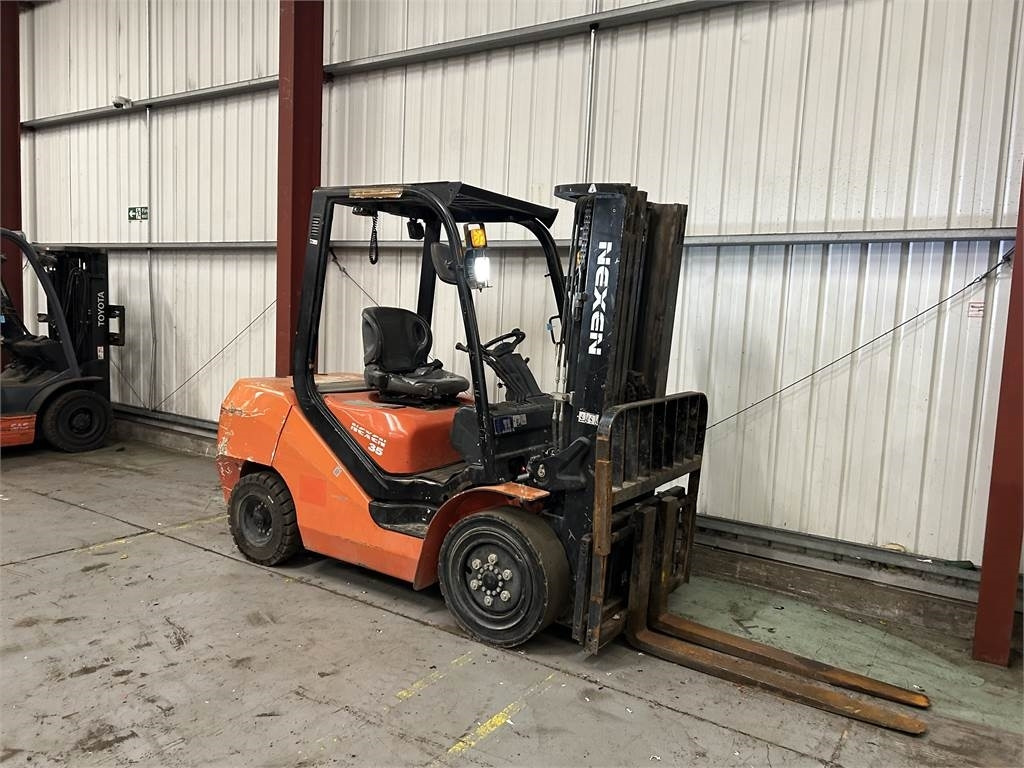 FD35 - Diesel forklift: picture 4 FD35 - Diesel forklift: picture 4