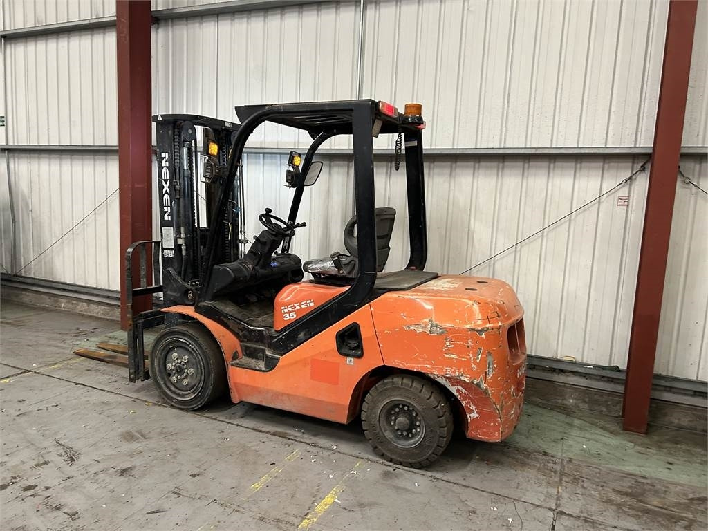 FD35 - Diesel forklift: picture 3 FD35 - Diesel forklift: picture 3