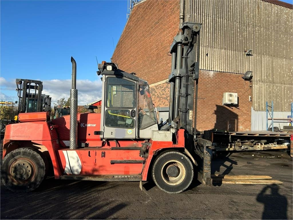 Kalmar DCE150-12 - Diesel forklift: picture 2 Kalmar DCE150-12 - Diesel forklift: picture 2