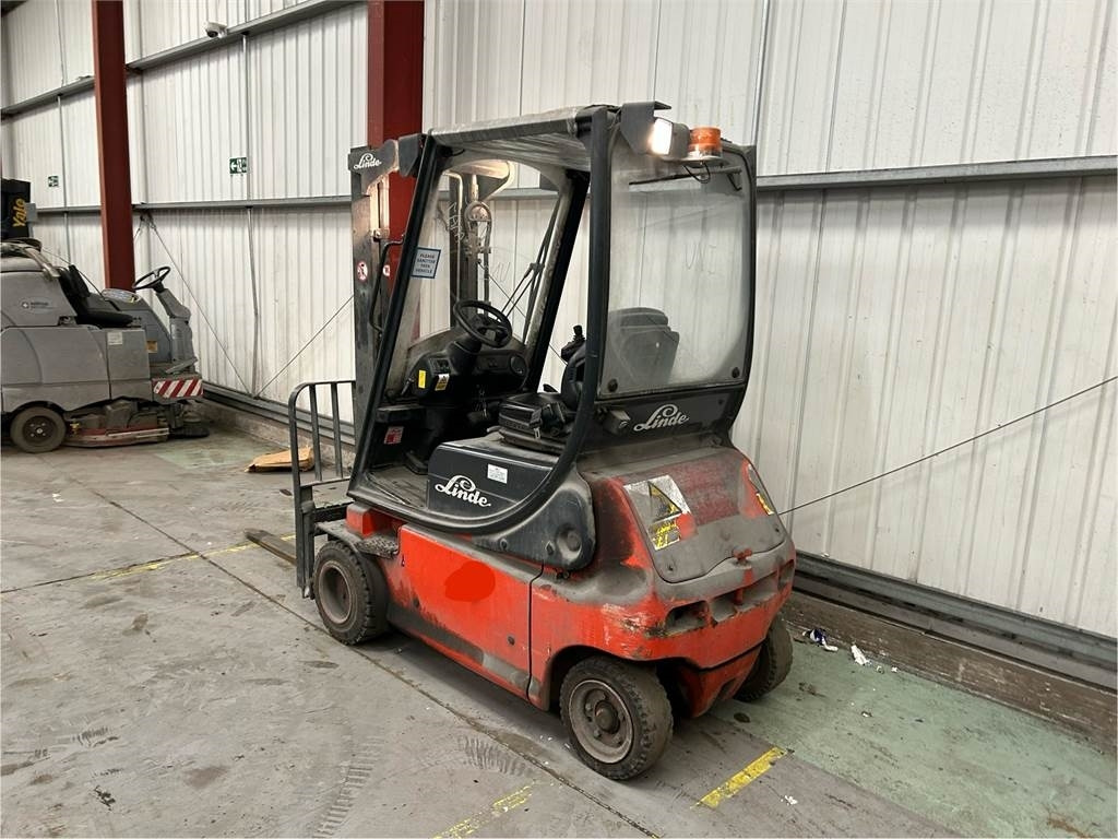 Linde E18P-02 - Electric forklift: picture 3 Linde E18P-02 - Electric forklift: picture 3