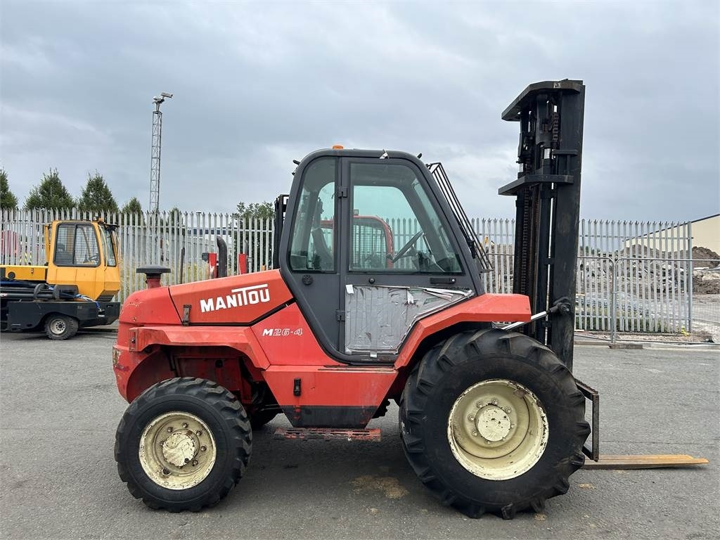 Manitou M26-4 - Rough terrain forklift: picture 1 Manitou M26-4 - Rough terrain forklift: picture 1