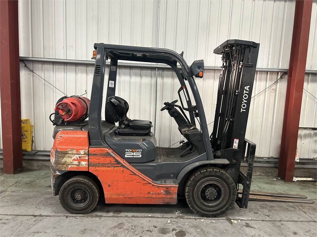 Toyota 02-8FGF25 - LPG forklift: picture 5 Toyota 02-8FGF25 - LPG forklift: picture 5