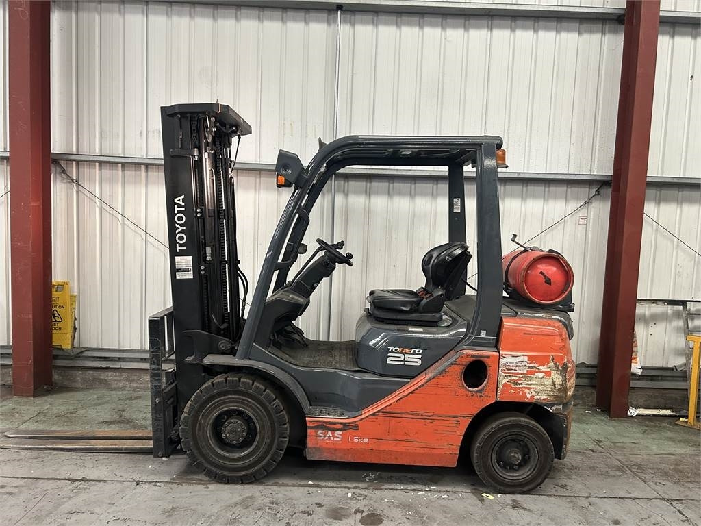Toyota 02-8FGF25 - LPG forklift: picture 1 Toyota 02-8FGF25 - LPG forklift: picture 1