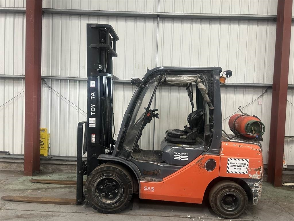Toyota 02-8FGJF35 - LPG forklift: picture 1 Toyota 02-8FGJF35 - LPG forklift: picture 1