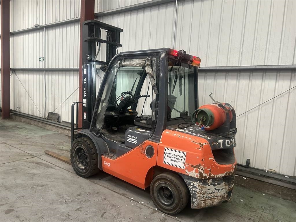 Toyota 02-8FGJF35 - LPG forklift: picture 3 Toyota 02-8FGJF35 - LPG forklift: picture 3