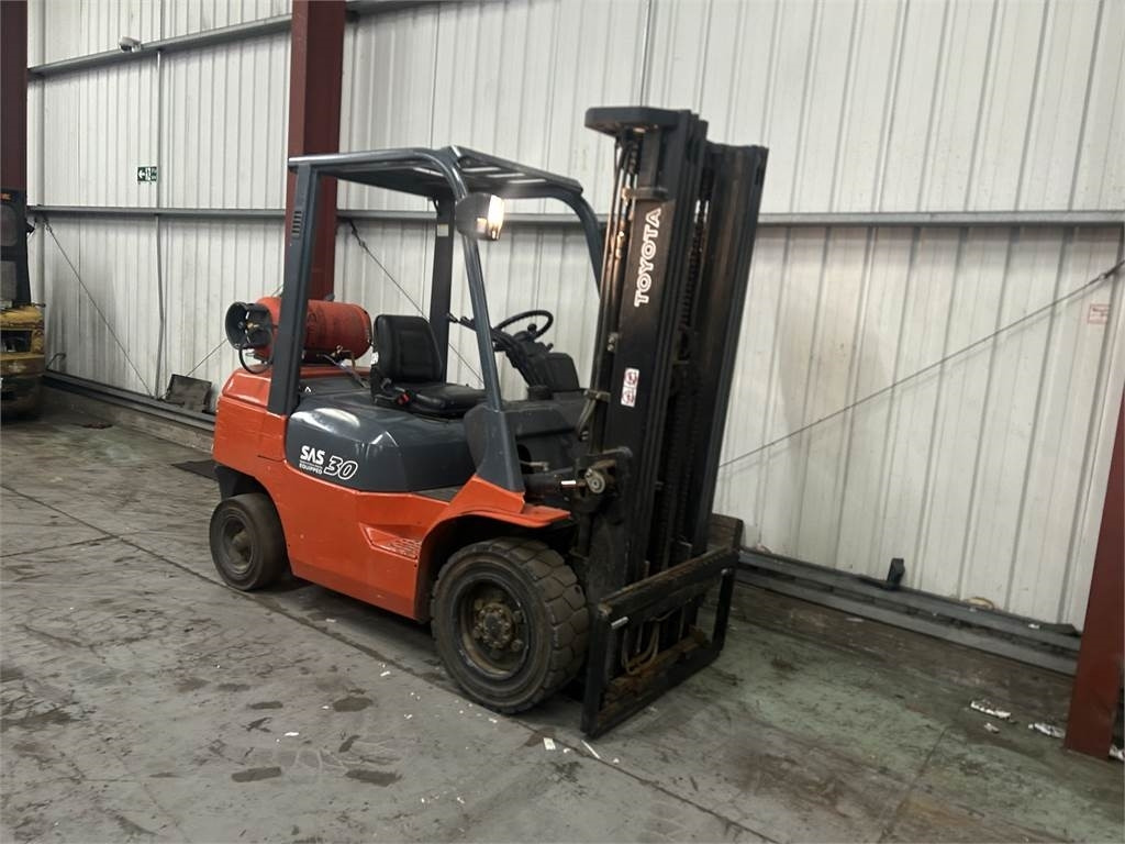 Toyota 7FGF30  - LPG forklift: picture 4 Toyota 7FGF30  - LPG forklift: picture 4