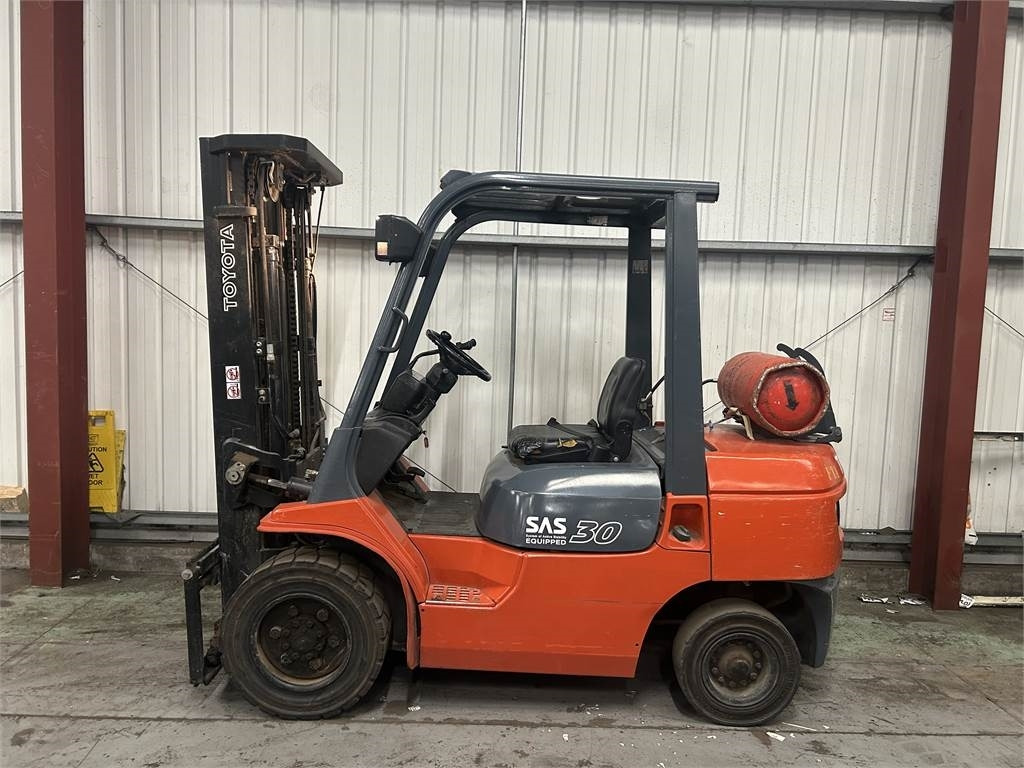 Toyota 7FGF30  - LPG forklift: picture 1 Toyota 7FGF30  - LPG forklift: picture 1