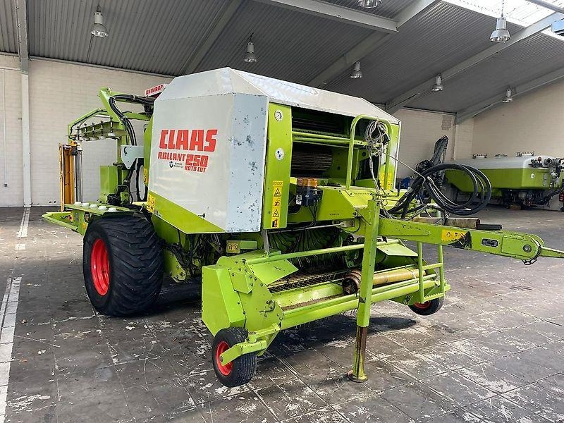 Claas Rollant 250 Rotocut Uniwrap - Agricultural machinery: picture 2 Claas Rollant 250 Rotocut Uniwrap - Agricultural machinery: picture 2