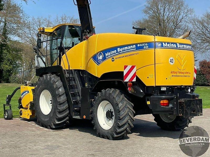 New Holland FR 9060 - Forage harvester: picture 3 New Holland FR 9060 - Forage harvester: picture 3