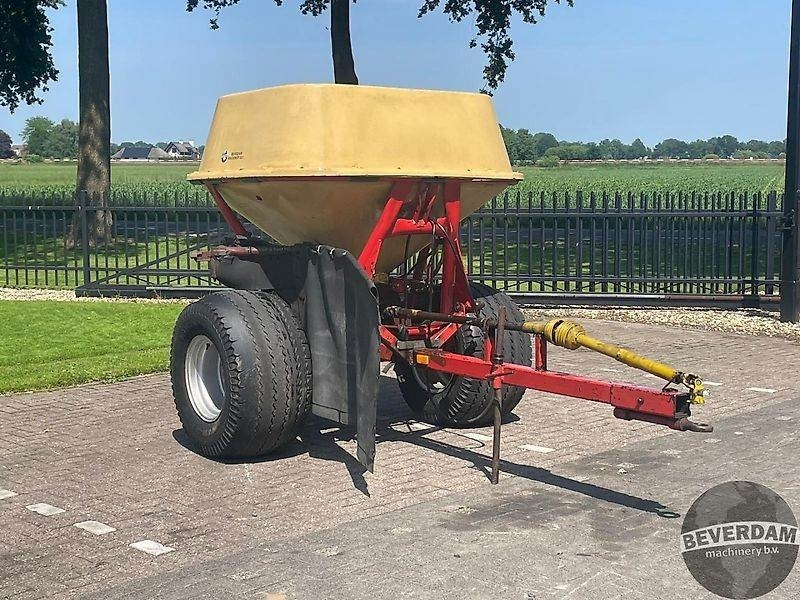 Vicon getrokken kunstmeststrooier - Fertilizer spreader: picture 1 Vicon getrokken kunstmeststrooier - Fertilizer spreader: picture 1