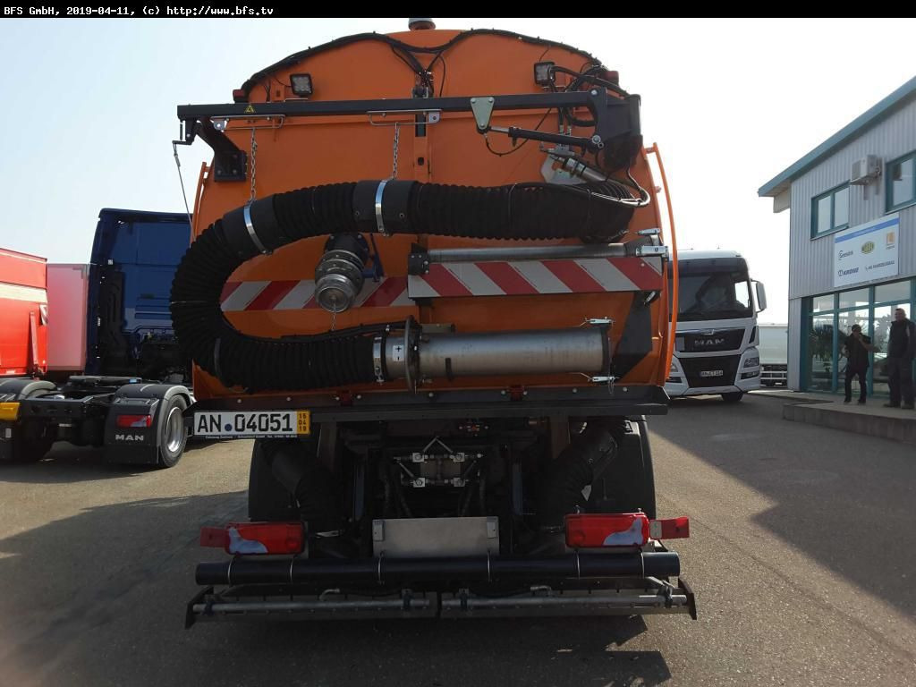 MAN TGS 18.360 4X2 LL Bucher OF 8000 RS beids. WK HD - Road sweeper: picture 3 MAN TGS 18.360 4X2 LL Bucher OF 8000 RS beids. WK HD - Road sweeper: picture 3