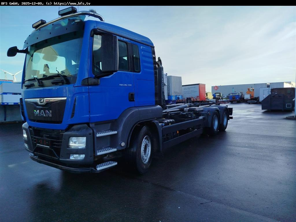 MAN TGS 26.500 6x4 BL Unfall-Fahrzeug! Instandgesetz - Hook lift truck: picture 3 MAN TGS 26.500 6x4 BL Unfall-Fahrzeug! Instandgesetz - Hook lift truck: picture 3