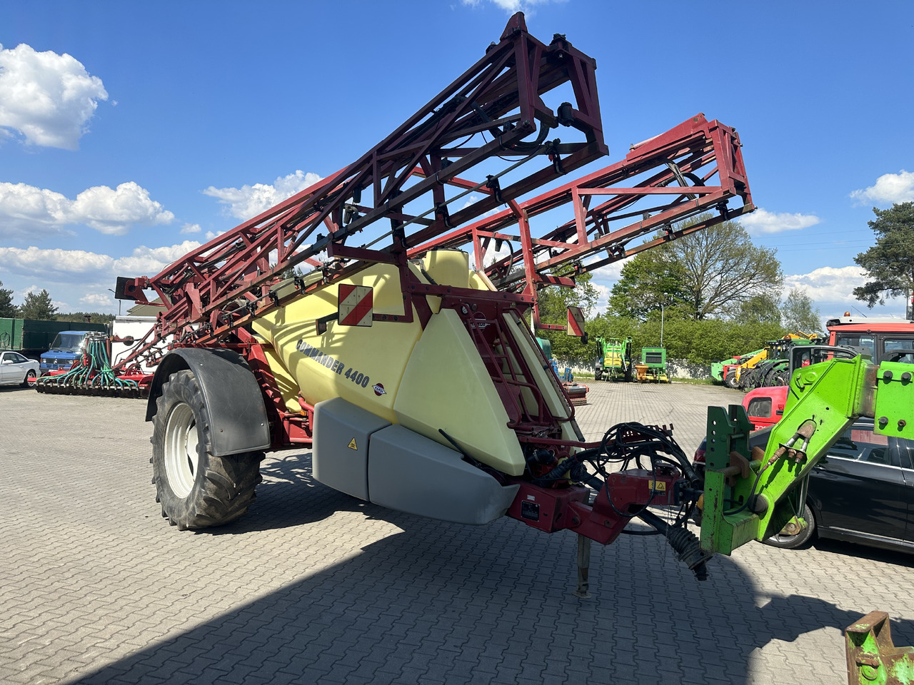 Hardi Commander 4400 30m GPS - Trailed sprayer: picture 1 Hardi Commander 4400 30m GPS - Trailed sprayer: picture 1